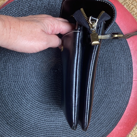 Black oiled leather crossbody like new Kalunma - Picture 6 of 8